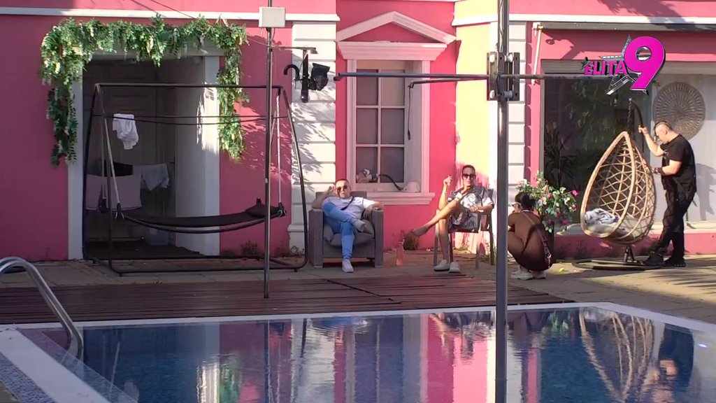 Ništa ne zna o njemu, pravi dete zarad rijalitija: Anita Stanojlović brutalno napljuvana! (VIDEO)