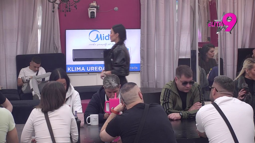 Besan kao ris: Luka poludeo zbog sumnji gledalaca da dete nije njegovo! (VIDEO)