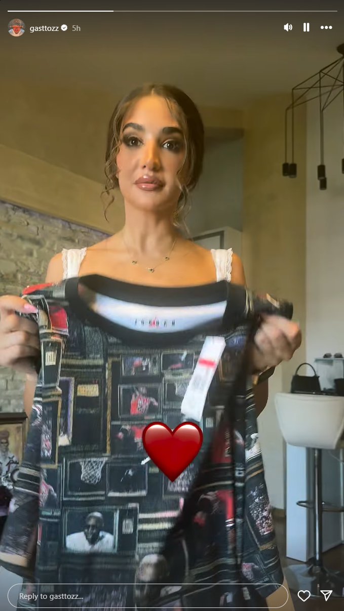 NIJE MOGLA DA SE SUZDRŽI! Anđela iznenadila Gastoza skupim poklonom! ON GLEDA I NE VERUJE (FOTO)