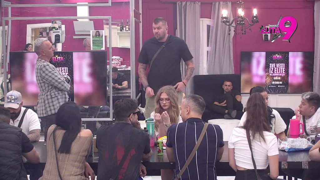 Bio je dobar sa Slobom, a spavao mu s ženom 32 minuta: Janjuš demolirao Đukića pred svima zbog njegovog ponašanja: Ako bi mogao, je*ao bi ti ženu (VIDEO)