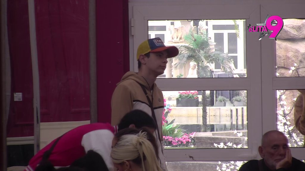 Tvoja majka nije htela partnera da ti gurne niz stepenice: Nerio shvatio da je izrod porodice Ahmić, Aneli iz petnih žila zaurala na sestrića! (VIDEO)