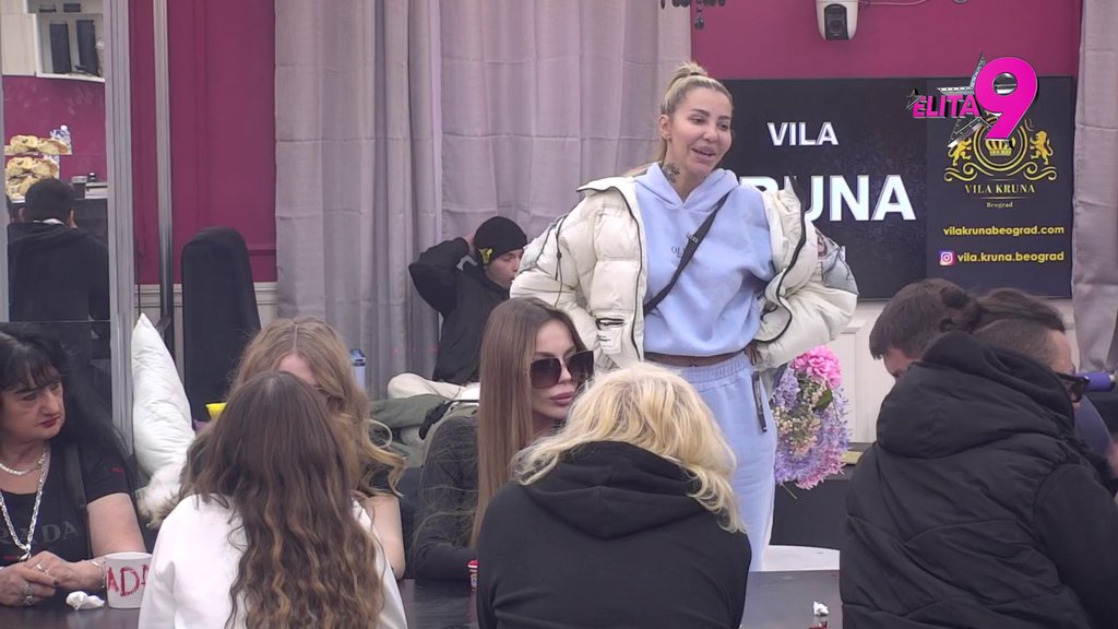 Isterala sve na čistac: Maja se brutalnim rečima obratila Terzi i Mini, žestoko im zamerila gnusne uvrede! (VIDEO)