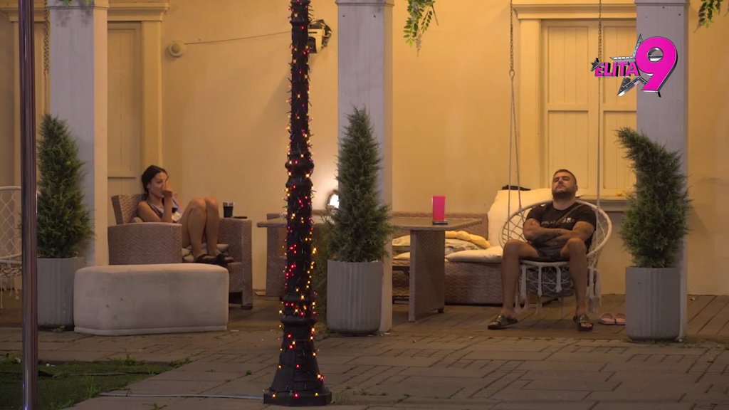 ODRŽALA MU LEKCIJU! Maja Asminu drži bukvicu kako muškarac treba da se ponaša: Ko je vas naučio da vi muškarci vređate žene? (VIDEO)