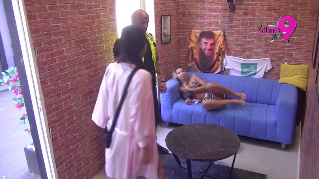 Duplo poniženje za Aneli Ahmić! Filip ni ne pokušava da je zaštiti, Stanija jedva dočekala da je unakazi: Htela je da glumi Kiju, a i ona je pala (VIDEO)