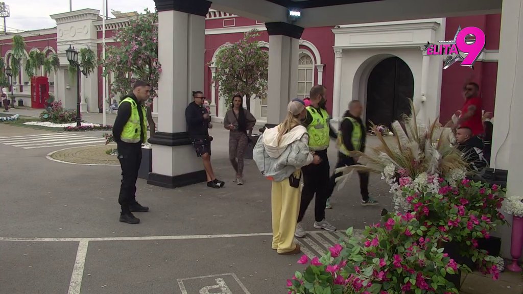 SVE DO JEDNOG AHMIĆA KOJI POSTOJI... Asmin hoće da EKSPLODIRA OD BESA, psuje ne gasi se! (VIDEO)