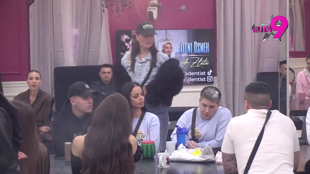 Jovana pevačica bila gola u krevetu Bore Santane?! NOVE ŠOK INFORMACIJE! Trese se Bela kuća od njene svađe sa Janjušem: Blam me je da pričam... (VIDEO)