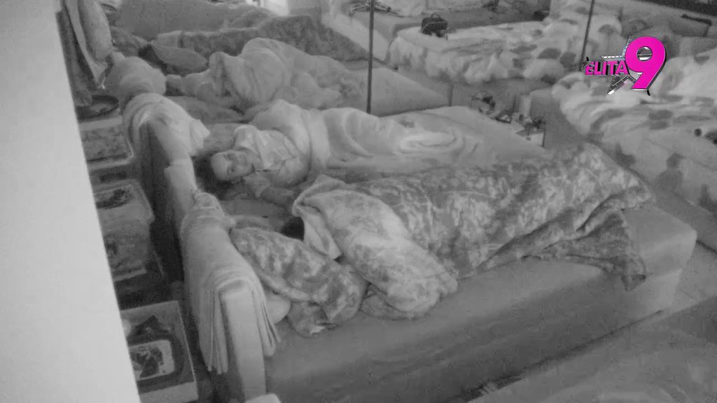 Ne mogu da pređem preko ovoga, jače je od mene: Teodora ne prestaje da šokira ponašanjem, Bebica joj sasuo sve u lice (VIDEO)