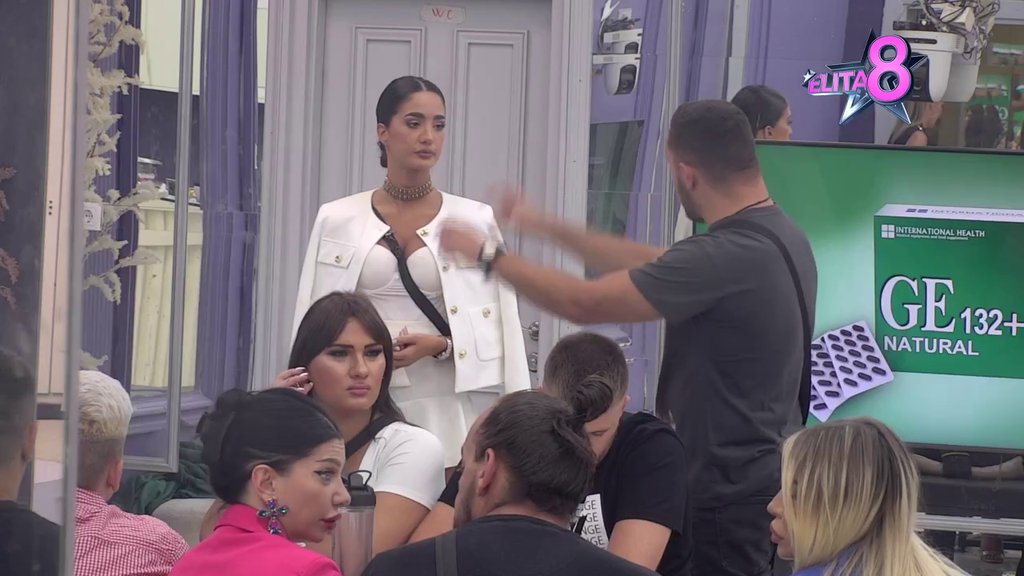 Zanimljivo mi je za lovu da s*rem po tebi: Nikad brutalnije poniženje Anđele Đuričić! Gastoz je zakucao za samo dno, ona završila u SUZAMA! (VIDEO)