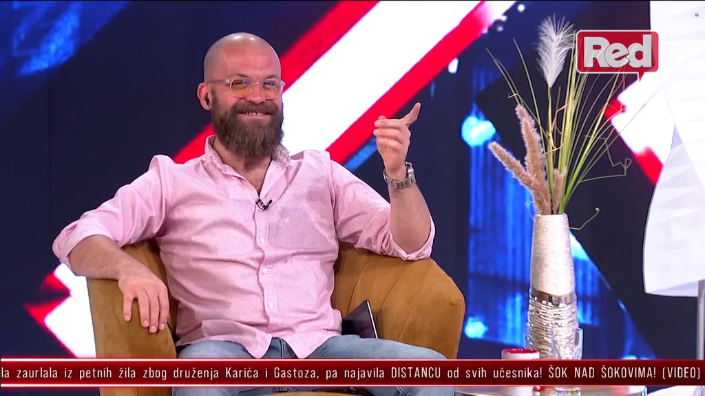 Luki ću pružiti lovačku pušku: Grofica besna zbog Anelinih prljavih gaća, urnisala Alibabu: Trebalo je biti otresen u wc šolju!