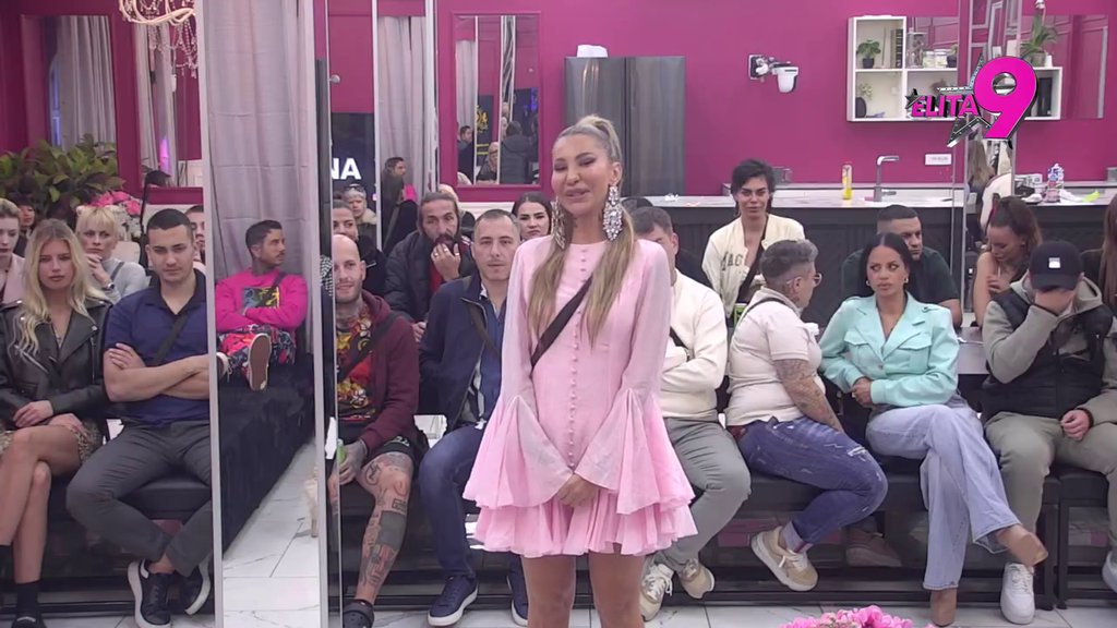 Opet promenila ploču: Aneli ipak tvrdi da ju je Alibaba prevario sa Stanijom, nastao muk u Beloj kući! (VIDEO)