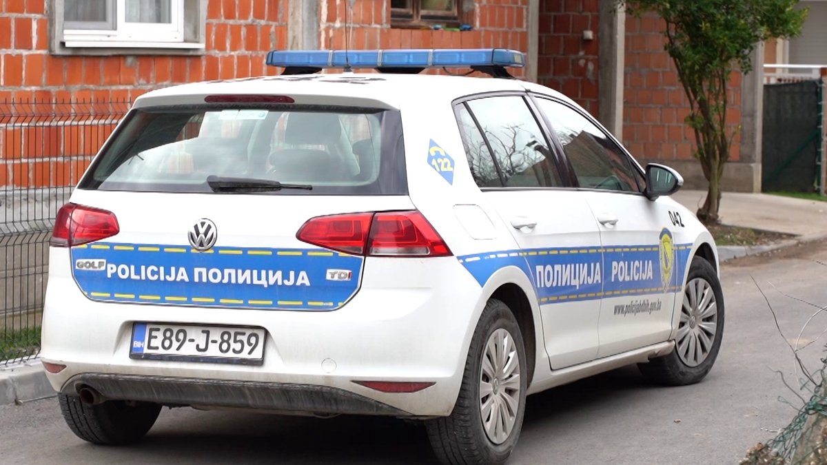POLICIJA SE OGLASILA O HORORU U FOČI: Ubio maloletno dete pa presudio sebi