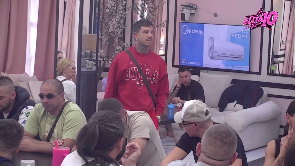 Glumio je žrtvu: Aneli proglasila Đukića lažovom i prevarantnom, nakon vrele akcije sa Laurom shvatila da je glumio kosmičku ljubav (VIDEO)
