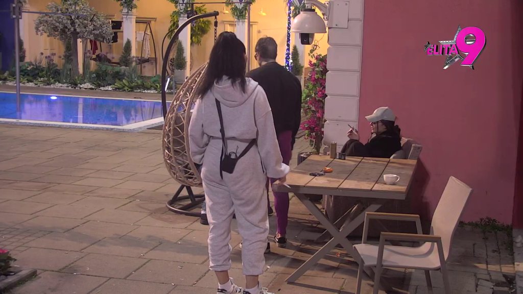 Karambol u dvorištu! Boginja se nadurila na Đukića, on divlja i urla na nju (VIDEO)