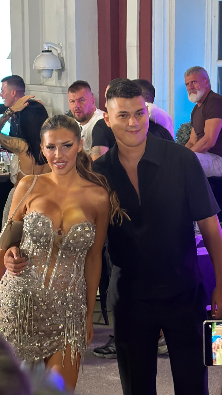 U odnosu na prošlogodišnju verenicu, ova mu je sjajna! Ena i Peja nikad žešće izrešetali Luku i Sofiju, a onda otkrili i kada će se dogoditi njihova veridba! (VIDEO)