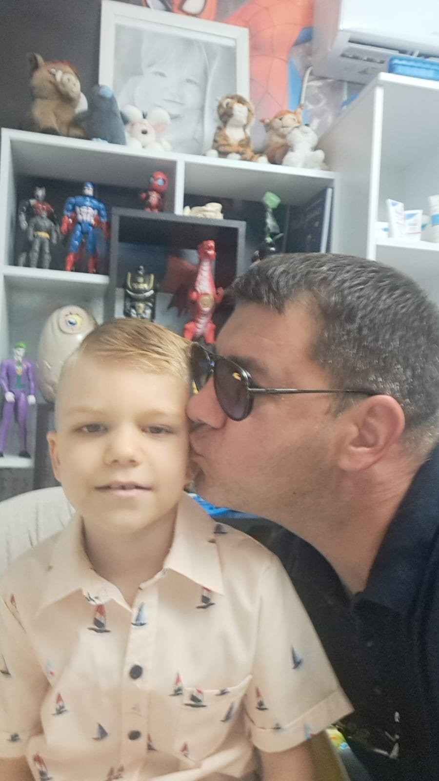 Ivan Marinković stigao u Niš na Željkovu proslavu rođendana! Kulići spremili veliko slavlje, a pogledajte kakav poklon je dobio od oca! (FOTO)
