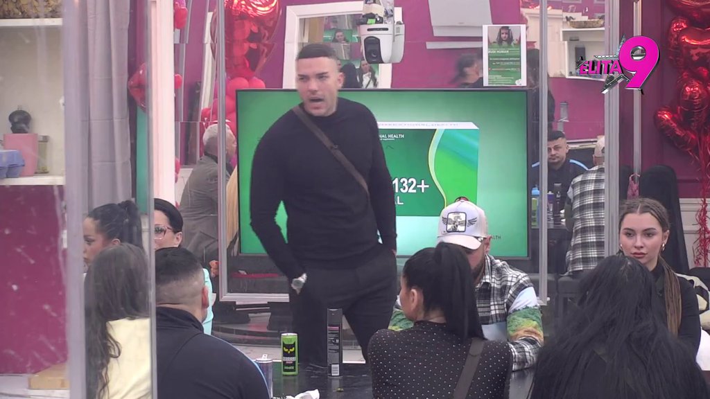 Mirođija u svakoj čorbi: Kačavenda ničim izazvana skočila da brani Anitu, preko noći promenila ploču! (VIDEO)