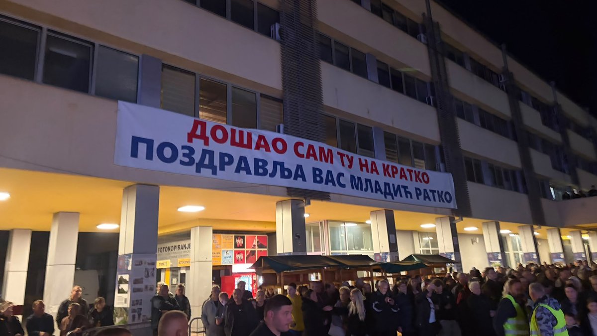 Dva skupa, jedan grad: Kraljevo je odlučilo, znatno veću podršku ima Vučićeva politika (VIDEO)