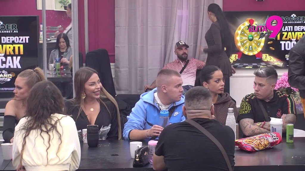 Dočekao da Aneli vidi leđa! Luka ugledao Anitu, pa joj se brže-bolje obratio (VIDEO)