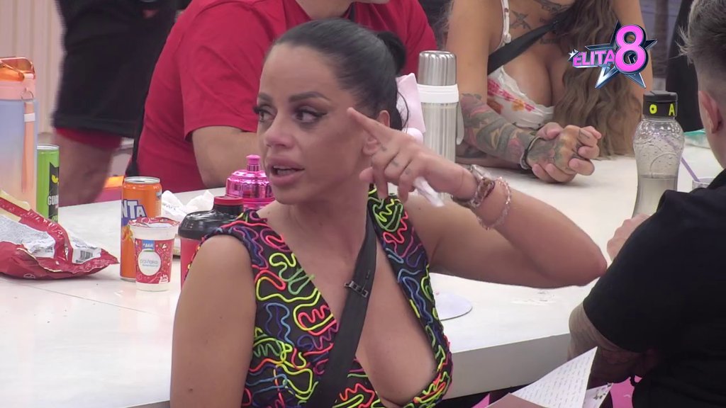 MUKA MI JE VIŠE OD PRAVOG PUTA: Matora besna kao ris na Draganinu porodicu, zapenila iz petnih žila! (VIDEO)