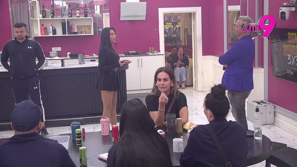 GDE JE KRAJ NJENIM LAŽIMA?! Sofija nastavila da negira intimne poruke sa Danetom (70), Terza stavio tačku na njihov odnos  (VIDEO)