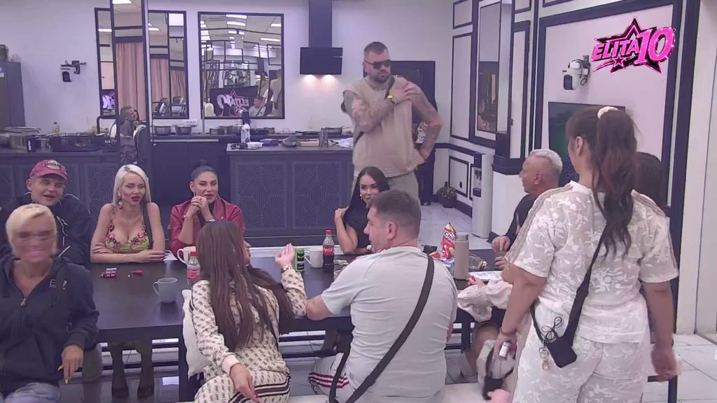 Sada je i zvanično! Janjuš i Sandra rešili da odu korak dalje, rešili da ozvaniče vezu, učesnici ih podržali! (VIDEO)