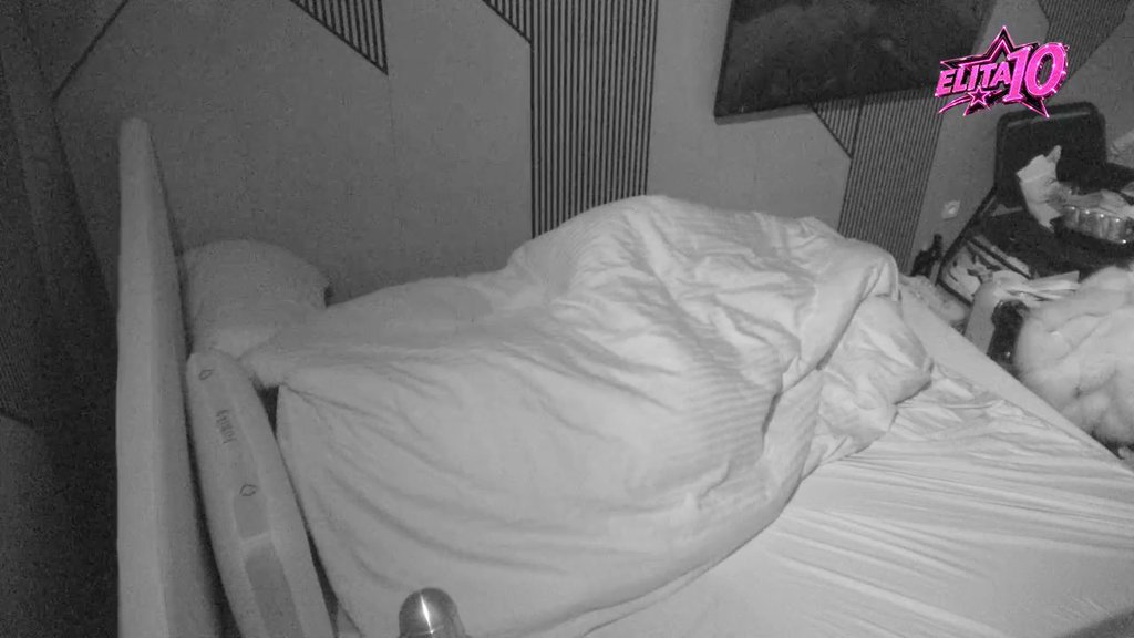 Druga tura, nova avantura! Laura i Car podigli temperaturu u rehabu, on radi punom parom, ona uživa i uzdiše (VIDEO)