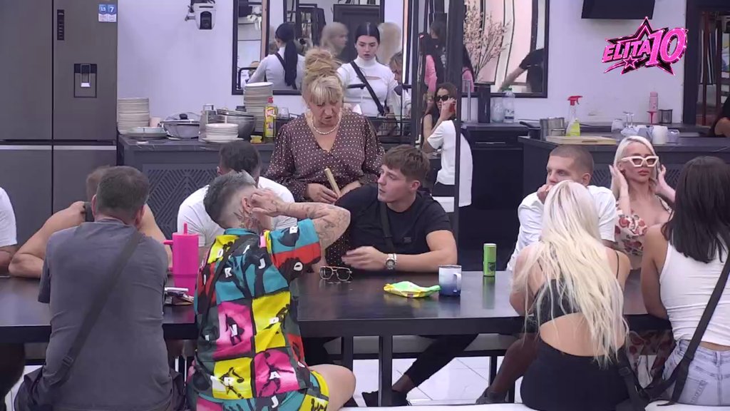 Mama Džehva ŠOKIRANA učešćem pojedinih, poslala im jasnu poruku: Vama je životna nagrada što ste ušli ovde! (VIDEO)