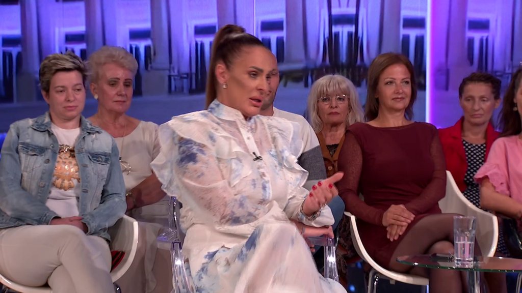 Dva raspala i glupa paćenika: Kačavenda oplela po veridbi Aneli i Luke, misli da od te ljubavi nema ništa! (VIDEO)
