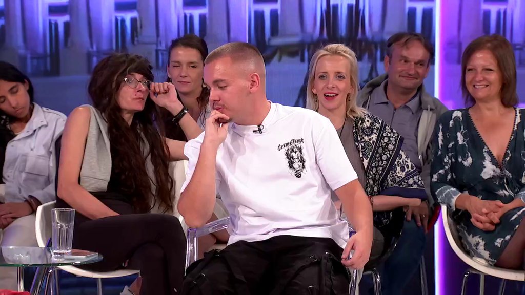 Besan kao ris: Gastozov fan opleo po Dači, on otkrio za koju cifru će PRESTATI DA GA PLJUJE! (VIDEO)