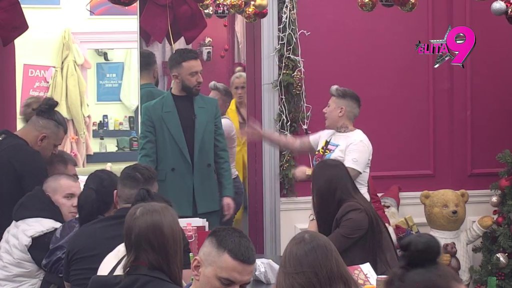 Drama! Dragana se rasplakala na čestitku majke, pokušala da pecne Anđelu, pa dobila povratnu: Budi tako grlata sa ovim ljudima, ja idem za sat vremena (VIDEO)