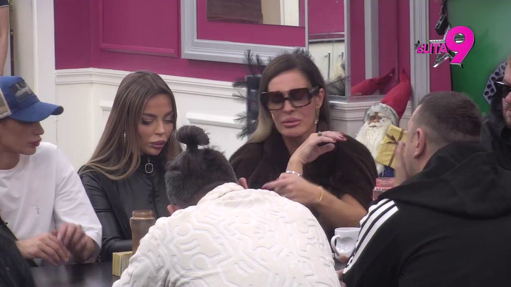 Ti si monstrum, prostakuša i prostitutka! Aneli ne štedi uvrede na Kačavendin račun, Milena je ugasila JEDNOM REČENICOM! (VIDEO)