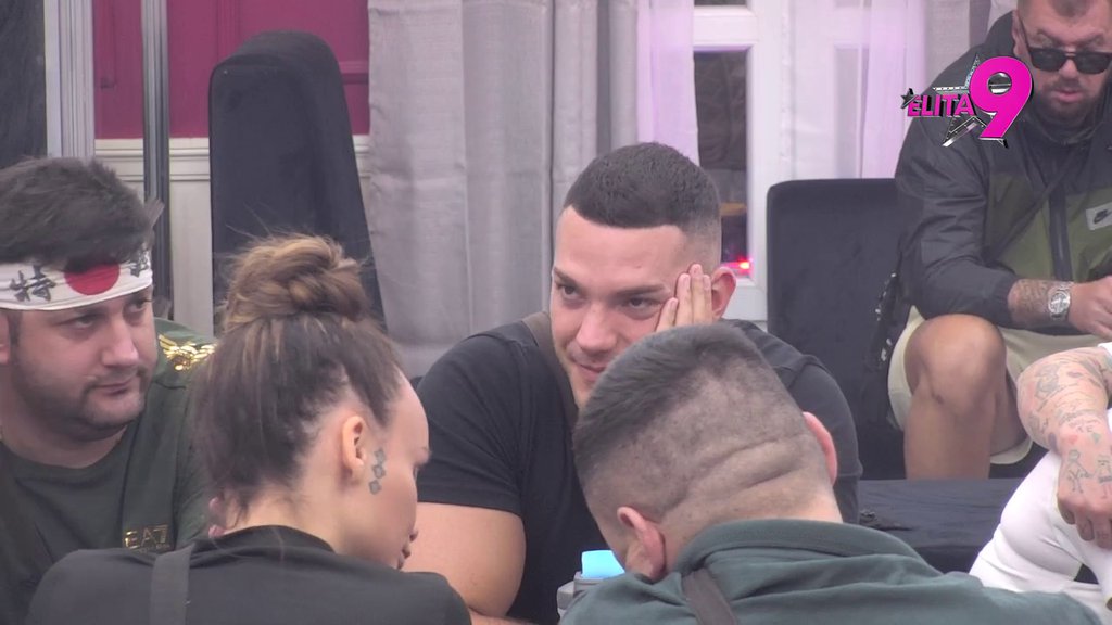 Ivan Marinković me je unakazio: Sara blista od sreće nakon pomirenja sa Anđelom, od hvalospeva o njemu mnogima je bilo neprijatno! (VIDEO)