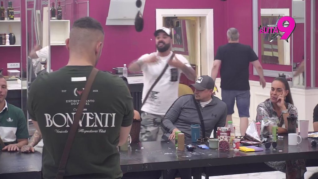 MENE JE ANGELINA VOLELA: Matora progovorila o odnosu sa Anitinom majkom, otkrila zbog čega smatra da je Anđelo prevarant, pa DOVELA Luku i bivšu do tačke pucanja jednim komentarom (VIDEO)