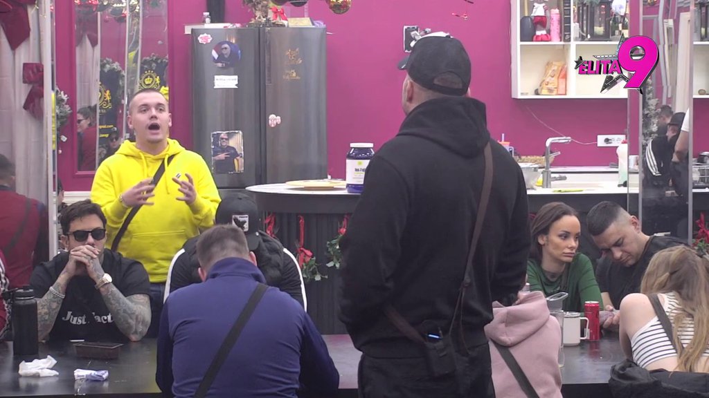 BRITKA SABLJA: Dača se naoštio, repetirao vređalicu u Anđelovom smeru, pa dobio njegov odgovor! (VIDEO)