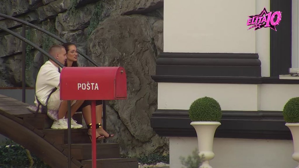 Aneli će poludeti kad ovo čuje: Laura se dopisivala sa Đukićem, obelodanila sve detalje o svojim simpatijama! (VIDEO)