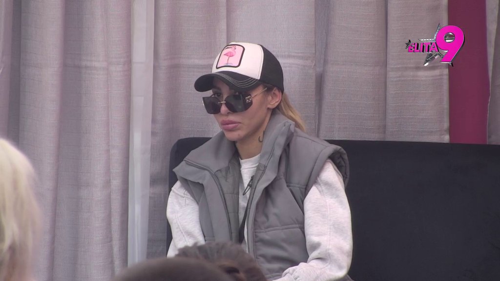 TAMARIN USB PADA U VODU?! Mina i Asmin udružili snage protiv Anite, pa žestoko udarili na njenu najbolju drugaricu, Aneli dodatno raspalila vatru: Ona je običan fanatik! (VIDEO)