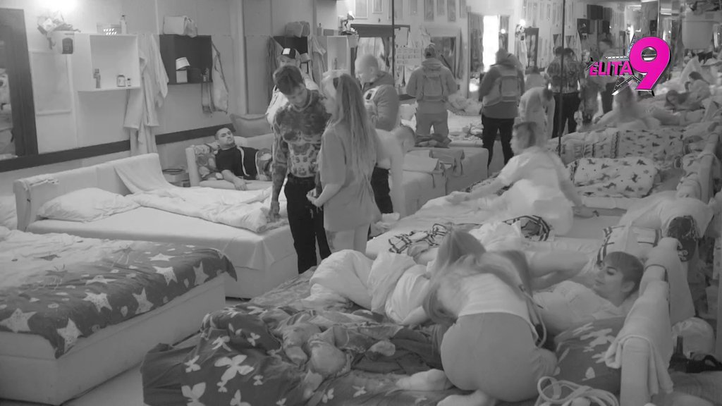 Šok scene u Eliti: Dok Đukić ljubi Teodoru, obezbeđenje pravi živi zid da ih Bebica ne dohvati! (VIDEO)