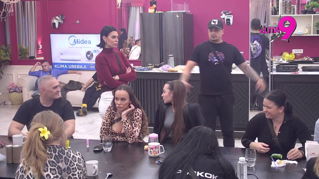 Odsvirao kraj: Terza rešio da Mini okrene leđa kad joj je najpotrebniji, ona umalo završila u suzama! (VIDEO)