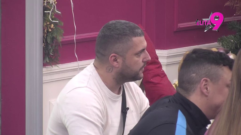 Trebalo je uši da operišeš, a ne majmunsku facu: Alibaba doživeo pomračenje i brutalnom vređalicom uništio Vanju Prodanović! (VIDEO)