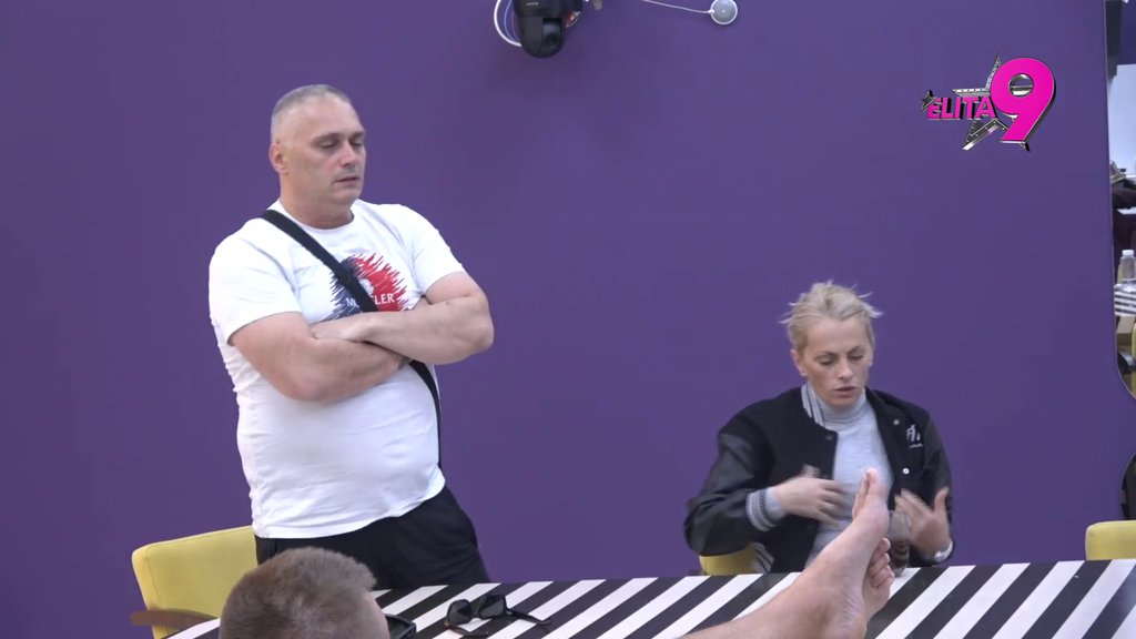 HODA KAO DA JE KUK OPERISALA: Janjuš razvezao jezik o Dušici, smatra je NAJALAVIJOM osobom u Beloj kući! (VIDEO)