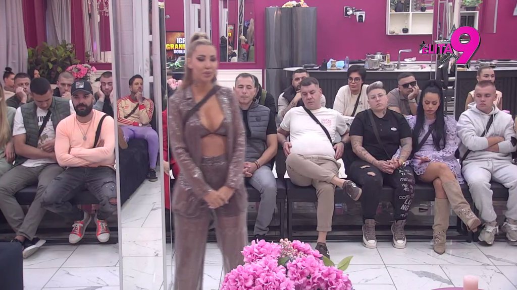 On se sprda, a moje dete nije tema za sprdnju: Aneli progovorila o povlačenju pred Asminom, on skočio: Sumnjam da je Nora moja, voleo bih da jeste! (VIDEO)