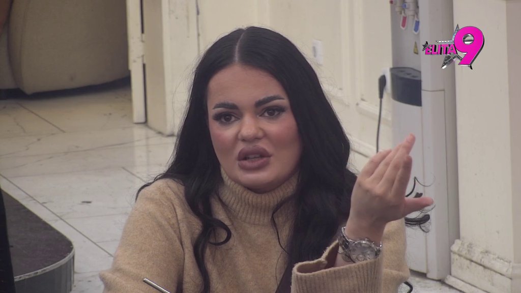 Dečko od 19 godina te savetuje: Janjuš bez zadrške udario na Kačavendu, razvukao njeno dostojanstvo po patosu (VIDEO)