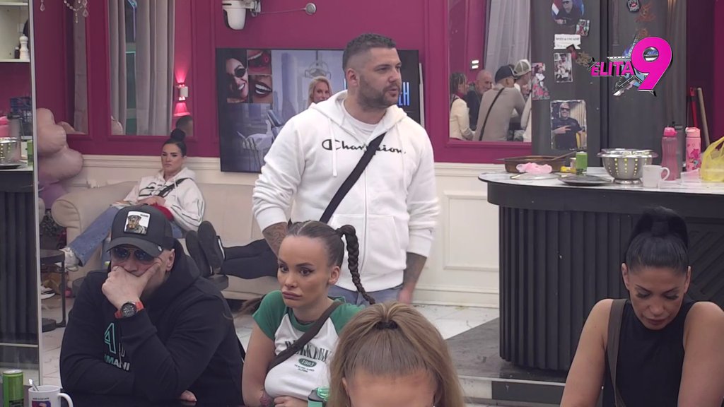 Za dve i po godine su se čule možda šest puta: Asmin progovorio o vezi sa Stanijom i haosu, pa morao da bira između Maje i rijaliti zvezde (VIDEO)