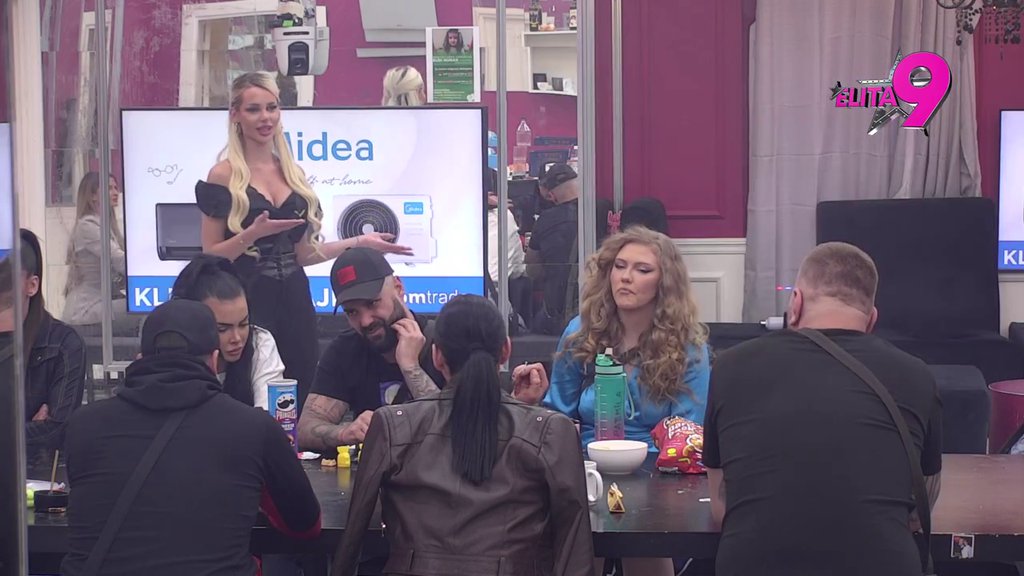 Najviše je blate oni koji su je branili: Lepi Mića postao životni zaštitnik Aneli Ahmić, Miki joj dao savet zlata vredan! (VIDEO)