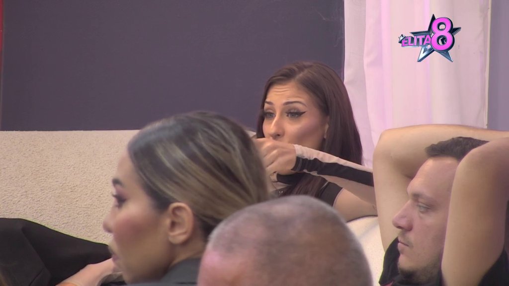 Nosili smo tvom tati čokoladu iz izlaska, je l' da?! Matoroj prekipelo, krenula u totalno raskrinkavanje Grujića, bukti rat nje i Stefani: S kim je Betmen bio odavde?! (VIDEO)