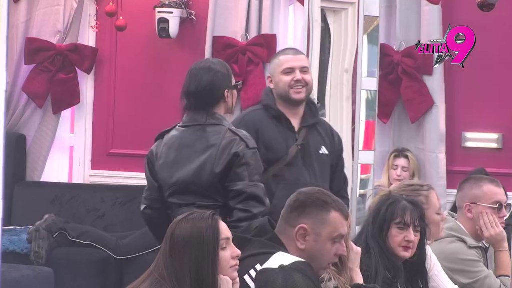 Ovog puta učenik ne može da nadmaši učiteljicu: Alibaba javno priznao da se zaljubio u Maju, ona sigurna da želi da je navuče i šutne! (VIDEO)