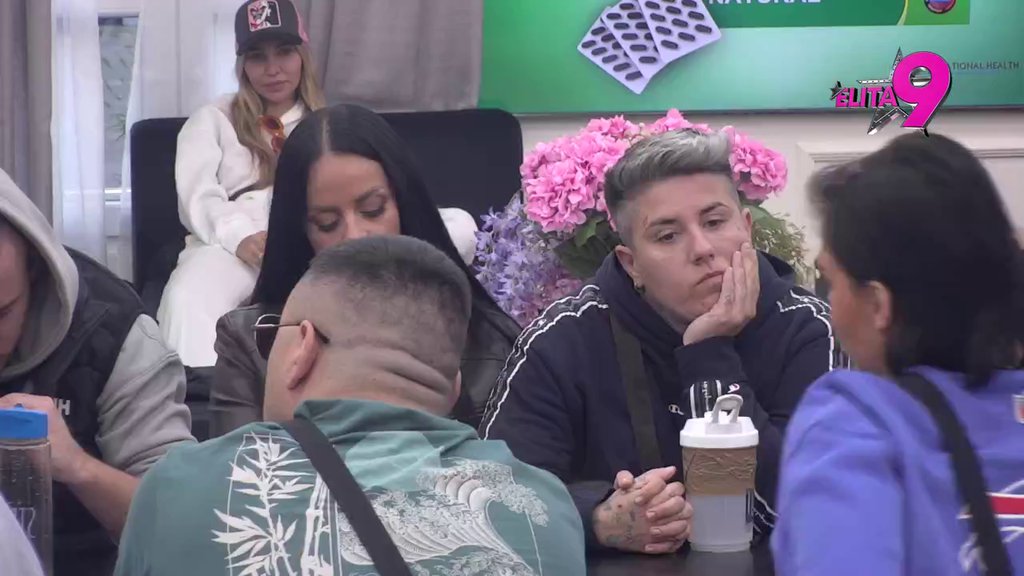 Saterala ih u ćošak jednim potezom: Anita stala na put Anelinim lažima, pa progovorila o Dragani i OVOM muškarcu! Matora menja boje (VIDEO)