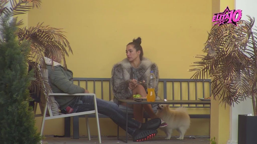 NE ZNA NA KOJU STRANU DA IDE: Marko ne krije sreću što će spavati sa Laurom i Anđelom, pa rešio da NJOJ da savet zlata vredan (VIDEO)