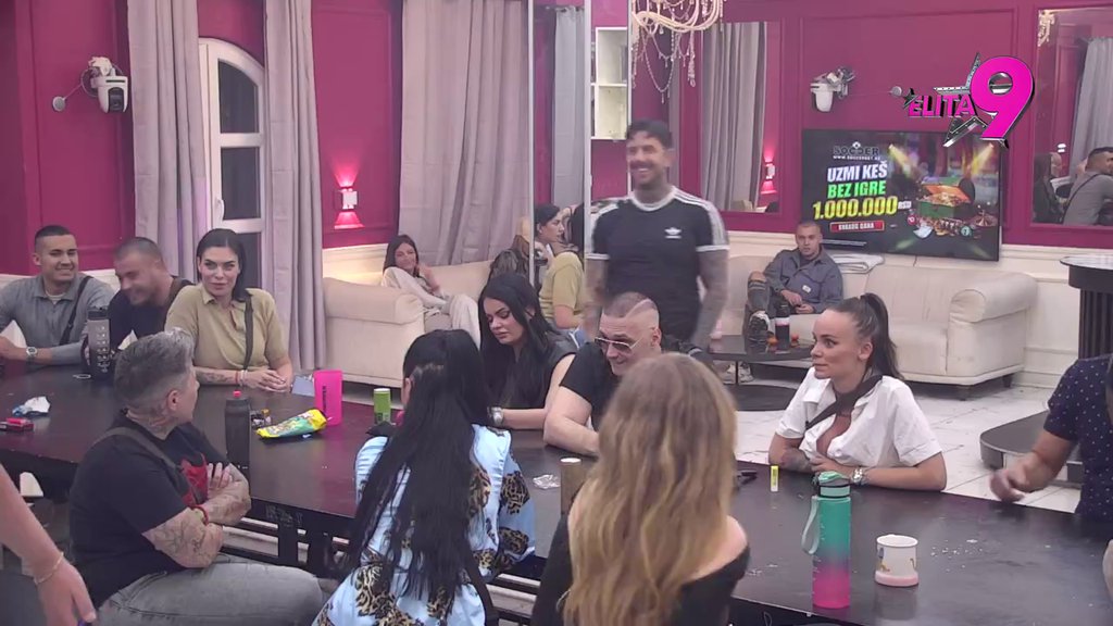 Ne prihvata da je kraj: Bebica roni gorke suze od tuge za Teodorom, Aneli priznala da joj se sviđa Filip! (VIDEO)