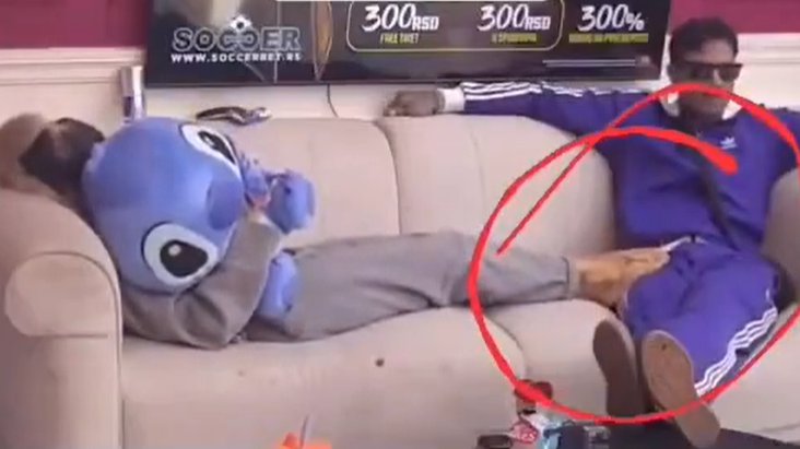 Fanovi na mrežama zgroženi: Nećete verovati kako Aneli nogama na kvarno dodiruje Filipov polni organ! (VIDEO)